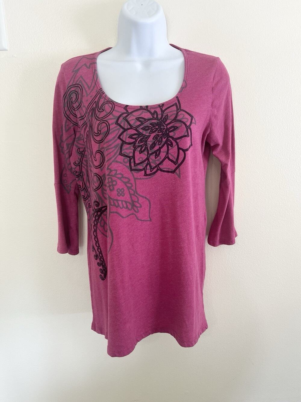 Free Society Magenta Pink Floral Graphic Tunic Top Size Medium Made in USA